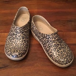 🐊 CROCS SHOES 🌸